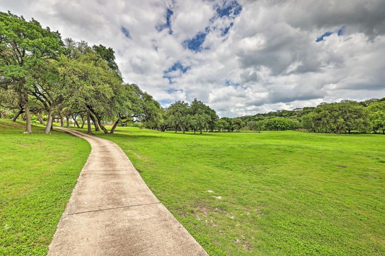 Modern Lakeside Golf Course Retreat With Deck! キャニオン・レイク エクステリア 写真
