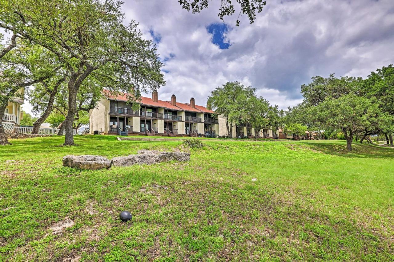 Modern Lakeside Golf Course Retreat With Deck! キャニオン・レイク エクステリア 写真