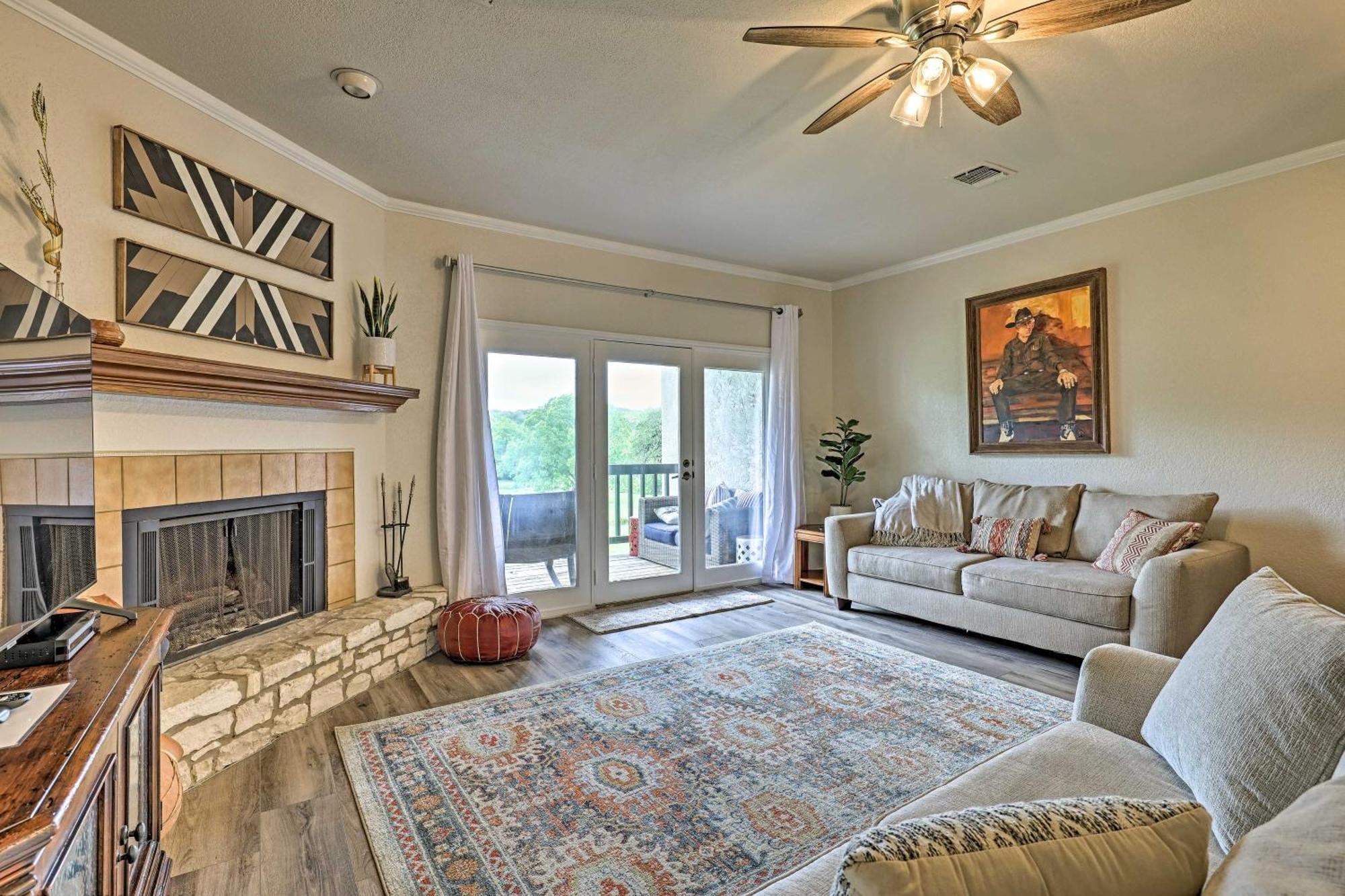 Modern Lakeside Golf Course Retreat With Deck! キャニオン・レイク エクステリア 写真