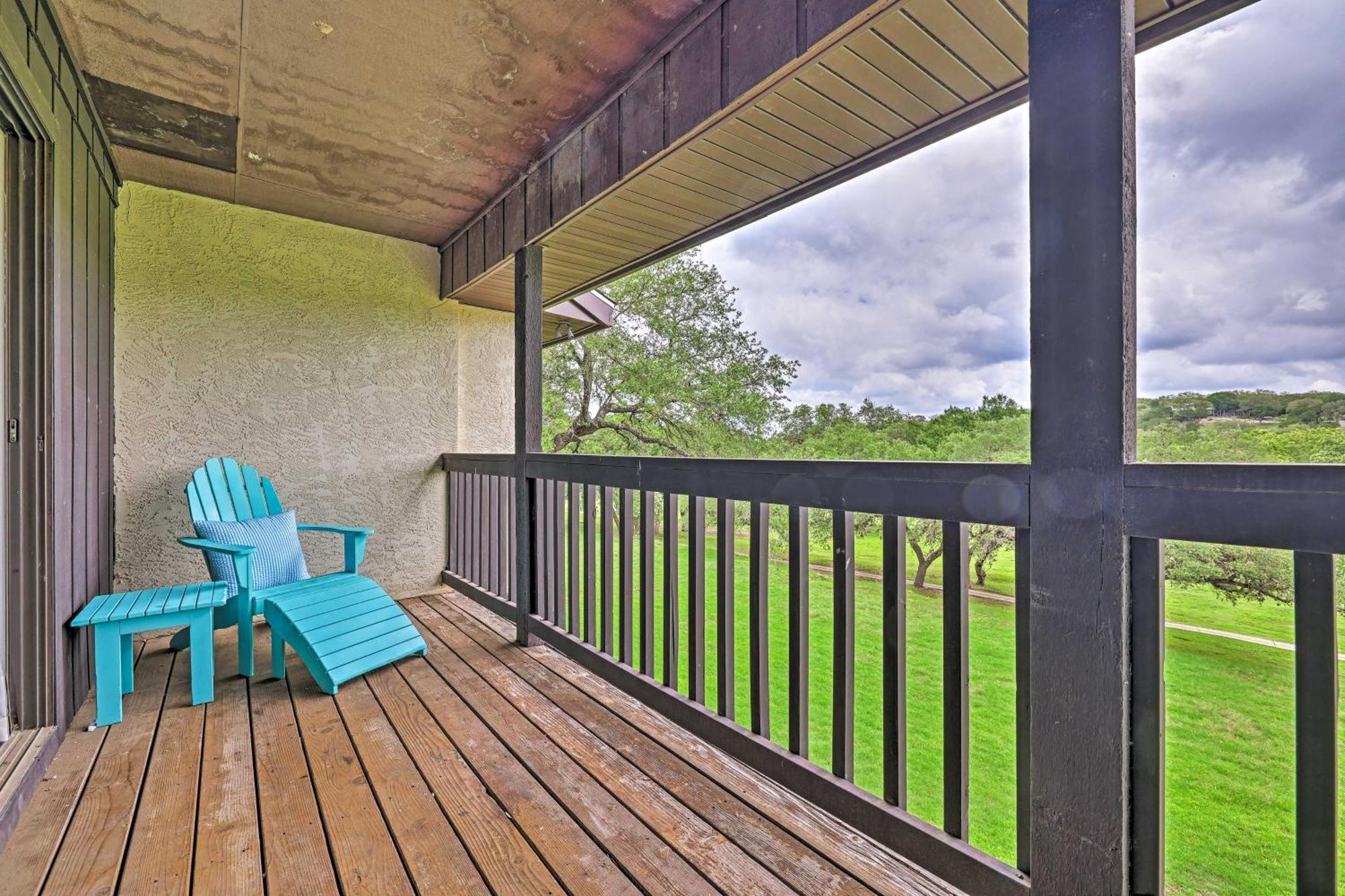 Modern Lakeside Golf Course Retreat With Deck! キャニオン・レイク エクステリア 写真